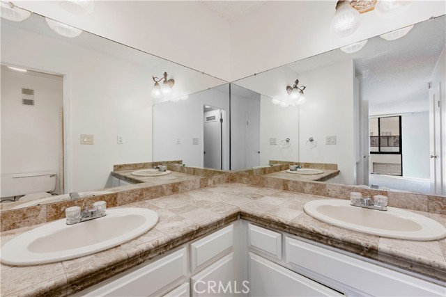 Detail Gallery Image 9 of 26 For 1750 E Ocean Bld #201,  Long Beach,  CA 90802 - 2 Beds | 2 Baths