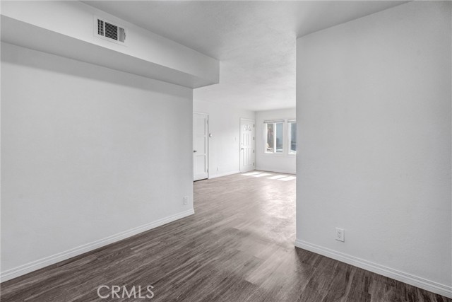 10523 Haas Avenue, Los Angeles CA: https://media.crmls.org/medias/5d9714dd-7ca2-4a91-ab7d-a3dc10ea6197.jpg