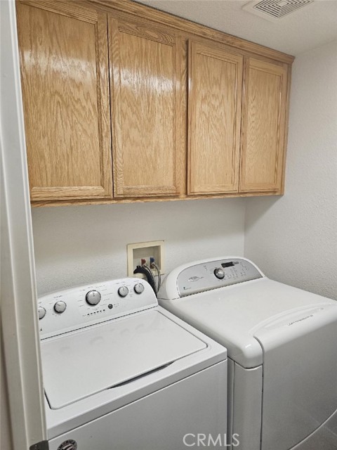 Detail Gallery Image 8 of 15 For 18904 Madrone, Hesperia,  CA 92345 - 4 Beds | 2 Baths