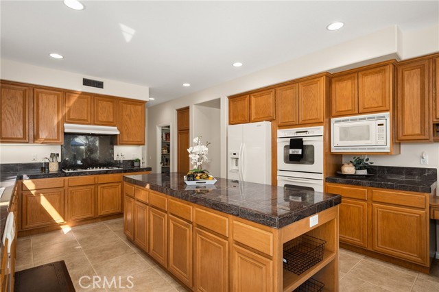 Detail Gallery Image 17 of 65 For 2998 Arborwood Ct, Fullerton,  CA 92835 - 4 Beds | 2/1 Baths