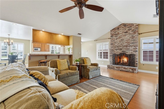 Detail Gallery Image 17 of 49 For 5028 W Hillsdale, Visalia,  CA 93291 - 3 Beds | 1/1 Baths