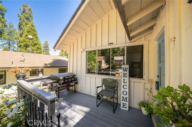 Detail Gallery Image 5 of 46 For 693 Ca 138, Crestline,  CA 92325 - 3 Beds | 2 Baths