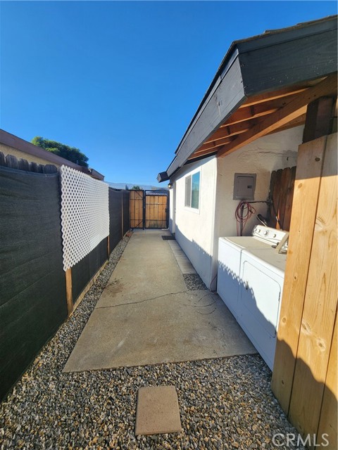 Detail Gallery Image 5 of 19 For 3741 Windsong #B,  Corona,  CA 92879 - 1 Beds | 1 Baths