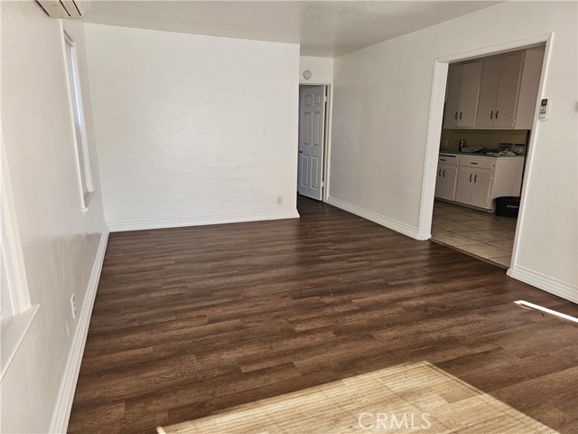 114 S Kellogg Street, Lake Elsinore CA: https://media.crmls.org/medias/5d994e7a-f0b2-4e7b-8033-5bc0331d0296.jpg