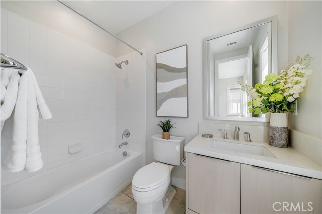 211 Wild Flower, Lake Forest CA: https://media.crmls.org/medias/5d9afafd-8568-4761-a288-37e2f87c6c34.jpg