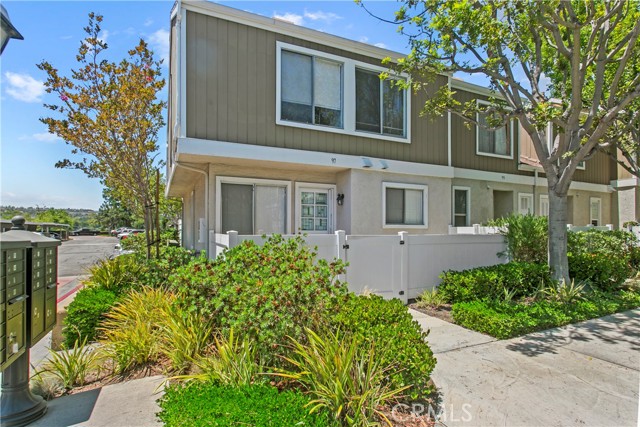 Detail Gallery Image 1 of 17 For 97 Abbeywood Ln, Aliso Viejo,  CA 92656 - 3 Beds | 1/1 Baths