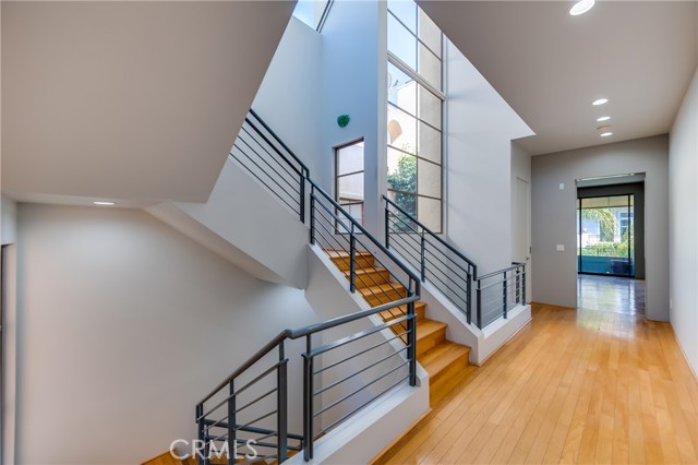 143 Union Jack Mall, Marina del Rey CA: https://media.crmls.org/medias/5d9bf1c9-b760-4ec0-ba70-72bf722dd4f0.jpg