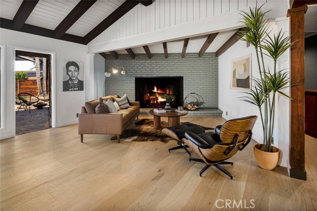 Image 6 of 53 For 1430 La Perla Avenue