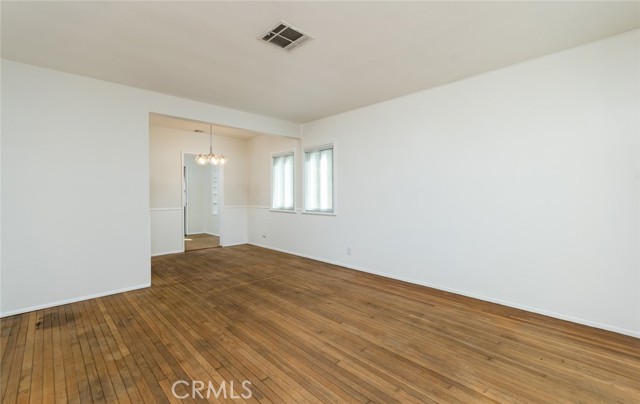 Detail Gallery Image 4 of 31 For 10515 Lanark, Sun Valley,  CA 91352 - 3 Beds | 1 Baths