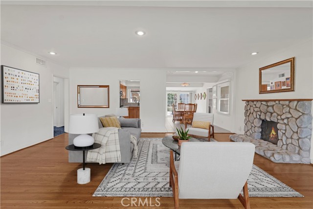 4854 Ranchito Avenue, Sherman Oaks CA: https://media.crmls.org/medias/5d9d6d22-692b-4774-993e-5bd1ae5372db.jpg