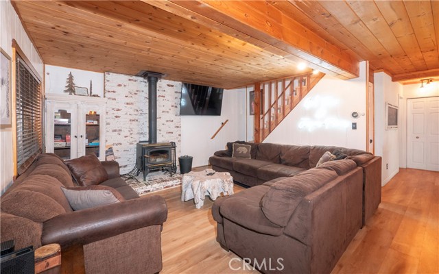 Detail Gallery Image 14 of 46 For 108 E Rainbow Bld, Big Bear City,  CA 92314 - 4 Beds | 1/1 Baths