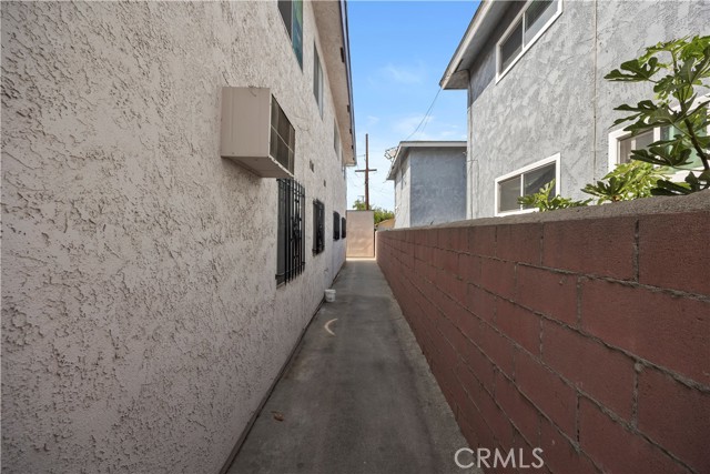 941 S Concourse Avenue, East Los Angeles CA: https://media.crmls.org/medias/5d9e4fee-3140-4116-a373-d3fe4753510d.jpg