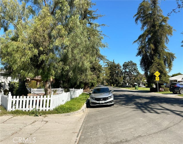 Detail Gallery Image 3 of 17 For 5617 Cedros Ave, Van Nuys,  CA 91411 - 4 Beds | 2 Baths