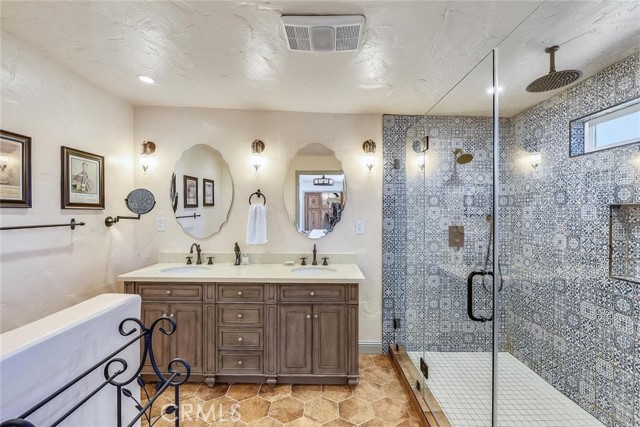 Detail Gallery Image 12 of 36 For 9 El Camino Real, Vallejo,  CA 94590 - 3 Beds | 3 Baths