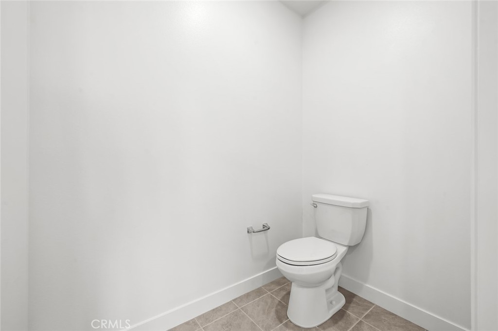 https://media.crmls.org/medias/5d9ef5df-6817-4496-96dc-f4f2b21c2662.jpg?preset=X-Large