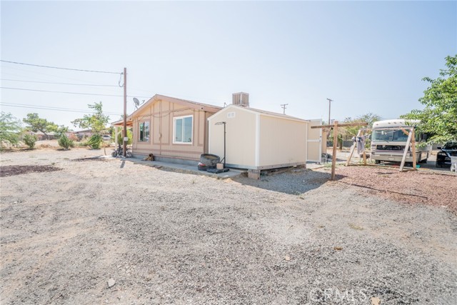 11930 Baldy Mesa Road, Victorville CA: https://media.crmls.org/medias/5d9f294d-8916-40b3-9468-5500cdc58469.jpg