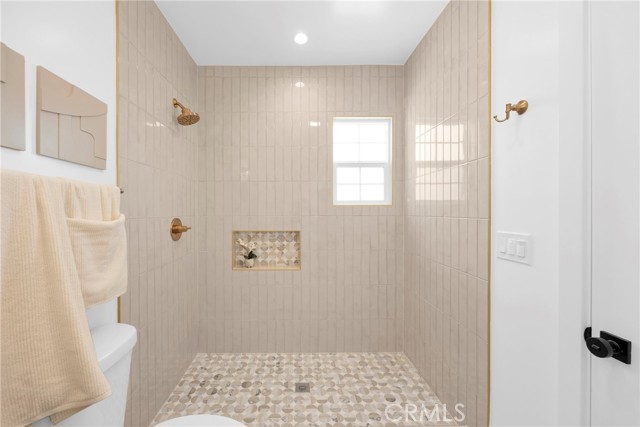 3306 San Anseline Avenue, Long Beach CA: https://media.crmls.org/medias/5d9f3f15-d849-41c4-886f-48263e04e1dc.jpg
