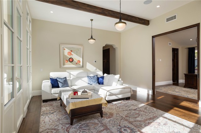 Detail Gallery Image 13 of 34 For 25 Blue Grass, Irvine,  CA 92603 - 6 Beds | 6/3 Baths