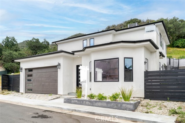 7416 Valaho Lane, Tujunga CA: https://media.crmls.org/medias/5da2378e-a29f-4e98-8dda-e7388b108b49.jpg