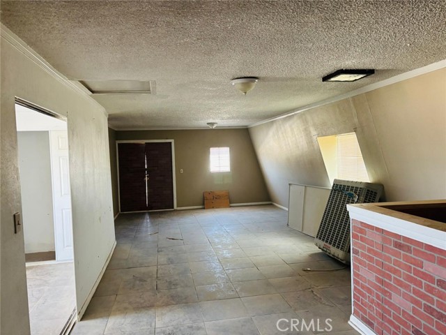 11690 Camp Rock Rd, Lucerne Valley CA: https://media.crmls.org/medias/5da2834d-6f9b-4c32-88db-329224652eee.jpg