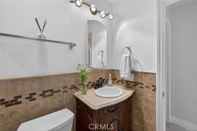 Detail Gallery Image 27 of 57 For 908 W Linden St., Ontario,  CA 91762 - 6 Beds | 3 Baths