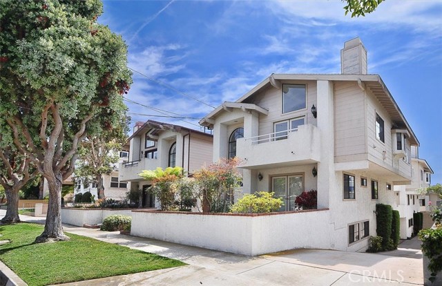 109 Guadalupe Avenue, Redondo Beach, California 90277, 4 Bedrooms Bedrooms, ,2 BathroomsBathrooms,Residential,Sold,Guadalupe,PV17120512