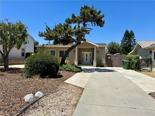 17223 Kingsbury Street, Granada Hills CA: https://media.crmls.org/medias/5da3680f-b82e-4161-b474-89d0d830353a.jpg