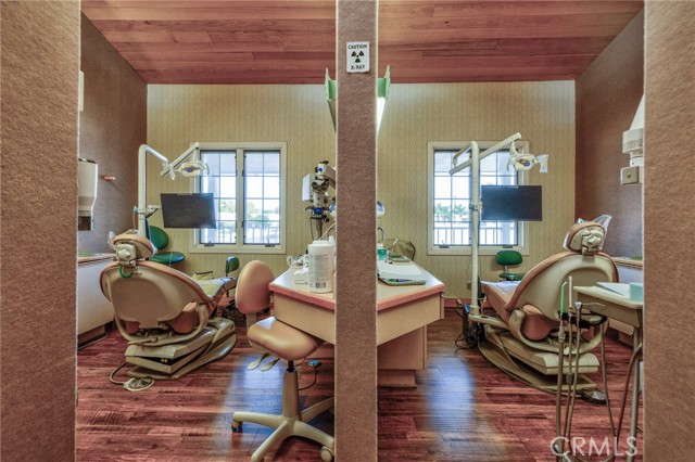 Image 29 of 52 For 16336 Whittier