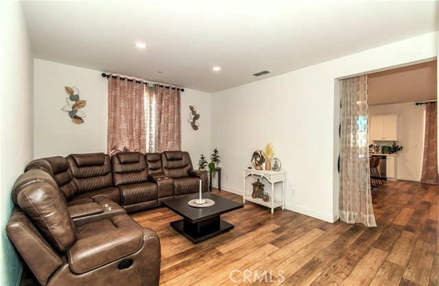 Detail Gallery Image 12 of 45 For 2698 N Arroyo Ave, Fresno,  CA 93727 - 5 Beds | 4/1 Baths