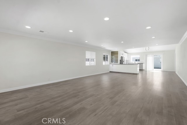 5434 Sylvia Avenue, Tarzana CA: https://media.crmls.org/medias/5da5a375-d9d2-4ddd-88c2-636fd7d2c75f.jpg