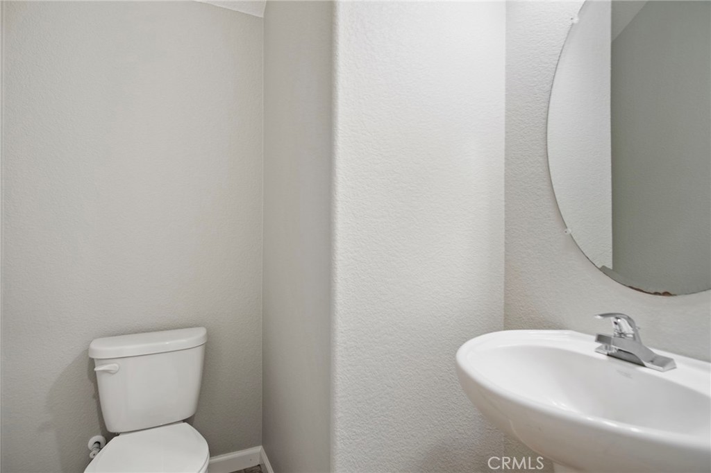 https://media.crmls.org/medias/5da66ac8-765e-4d94-9344-ceaf8162d059.jpg?preset=X-Large