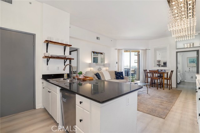 488 E Ocean Boulevard, Long Beach CA: https://media.crmls.org/medias/5da67754-b901-4857-ade9-fe699fffd1e7.jpg