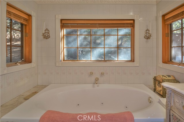 971 Grass Valley, Lake Arrowhead CA: https://media.crmls.org/medias/5da681e6-fedc-474b-84c0-d2275ef1a2a3.jpg