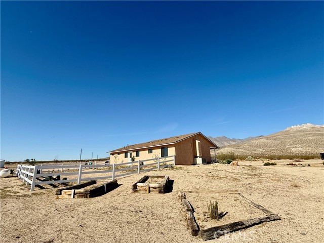 8554 Athel Avenue, Inyokern CA: https://media.crmls.org/medias/5da6990c-e5b0-4a45-be9e-edcc53bfe8b4.jpg