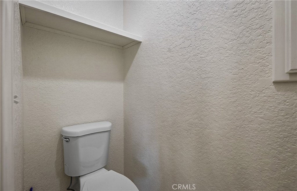 https://media.crmls.org/medias/5da6e862-134a-4d1d-8f4e-be899f159de6.jpg?preset=X-Large