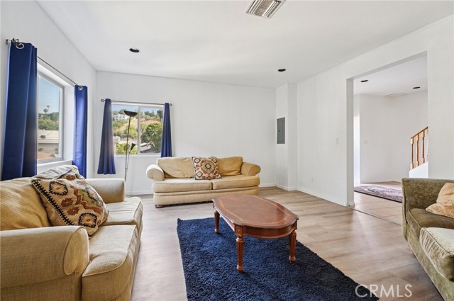 Detail Gallery Image 4 of 30 For 3728 Borel St, Los Angeles,  CA 90031 - 3 Beds | 2 Baths