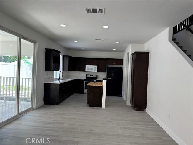 Detail Gallery Image 5 of 20 For 1416 Plaza Way, Perris,  CA 92570 - 4 Beds | 2/1 Baths