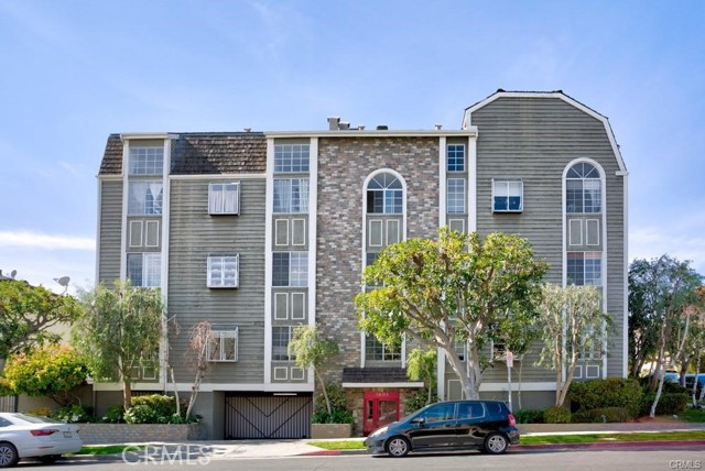 Detail Gallery Image 2 of 35 For 1601 Hilts Ave #3,  Los Angeles,  CA 90024 - 2 Beds | 2/1 Baths