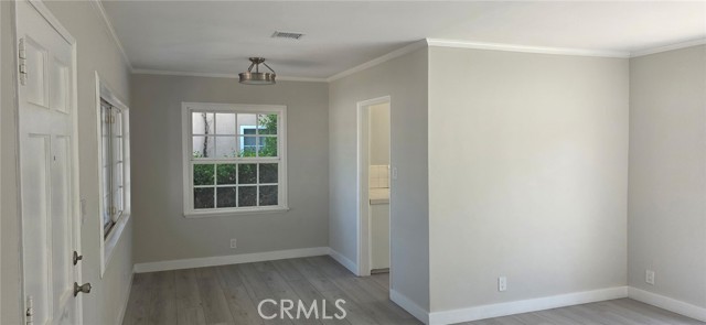 Detail Gallery Image 6 of 12 For 17606 Bessemer, Encino,  CA 91316 - 3 Beds | 1 Baths