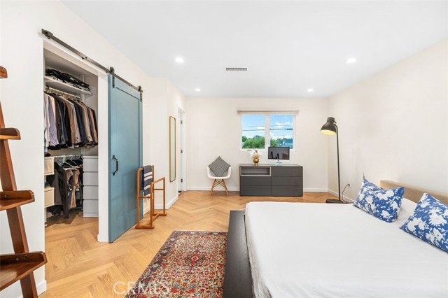 Image 12 of 26 For 21225 Kent Avenue
