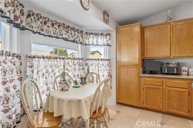 7483 Catalpa Avenue, Highland CA: https://media.crmls.org/medias/5da9ad25-82bf-47bd-9e12-f60b6f8ed710.jpg