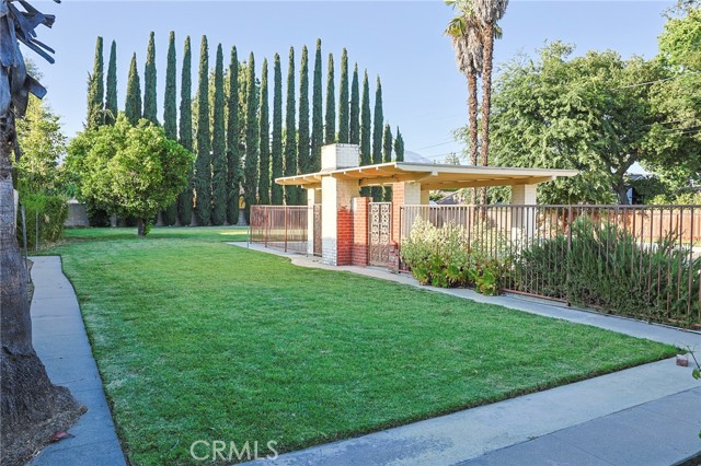 251 W Le Roy Avenue, Arcadia CA: https://media.crmls.org/medias/5da9d146-63f2-45b6-b2fc-07a919955d33.jpg