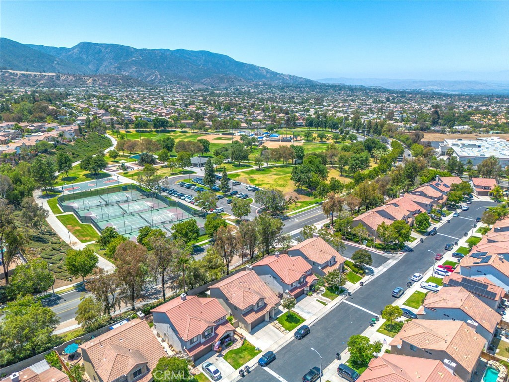 https://media.crmls.org/medias/5daa3be3-3879-4588-99a3-cc3eabdc277e.jpg?preset=X-Large