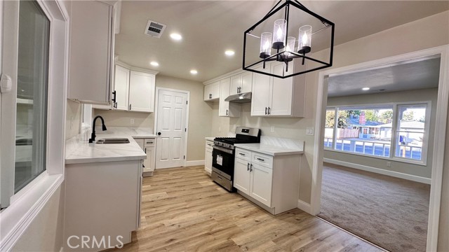 Detail Gallery Image 6 of 15 For 2404 Miller Ave, Modesto,  CA 95354 - 2 Beds | 1 Baths