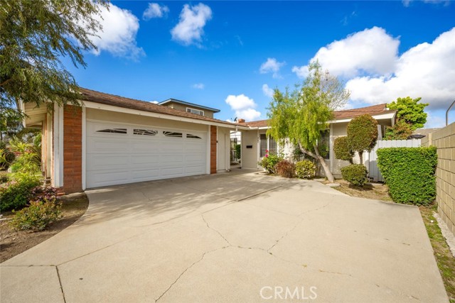 Detail Gallery Image 5 of 48 For 3781 Wisteria St, Seal Beach,  CA 90740 - 3 Beds | 2 Baths