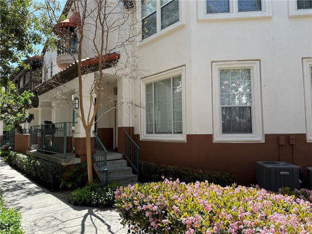 Detail Gallery Image 3 of 14 For 12709 Trent Jones Ln, Tustin,  CA 92782 - 3 Beds | 2/1 Baths