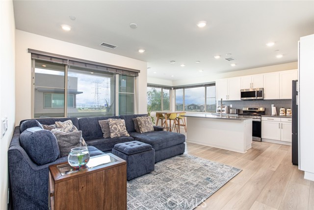 3580 E Peckham Paseo, Ontario CA: https://media.crmls.org/medias/5dad0309-bde0-4b59-9dbd-04a484c8202a.jpg