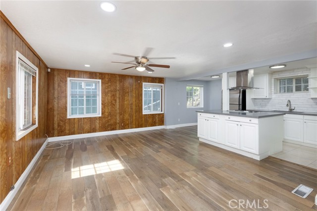 Detail Gallery Image 4 of 28 For 799 Fern Dr, Crestline,  CA 92325 - 3 Beds | 3 Baths