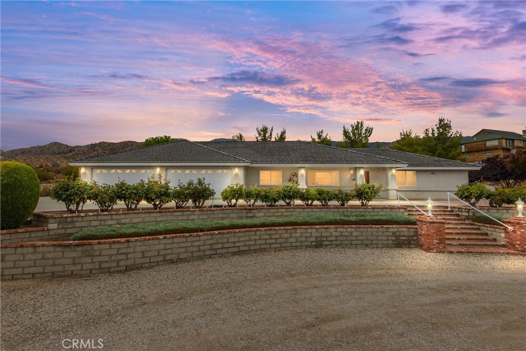 325 Canyon Road