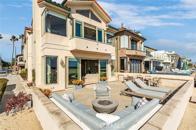 Detail Gallery Image 45 of 47 For 6610 W Oceanfront, Newport Beach,  CA 92663 - 3 Beds | 3/1 Baths